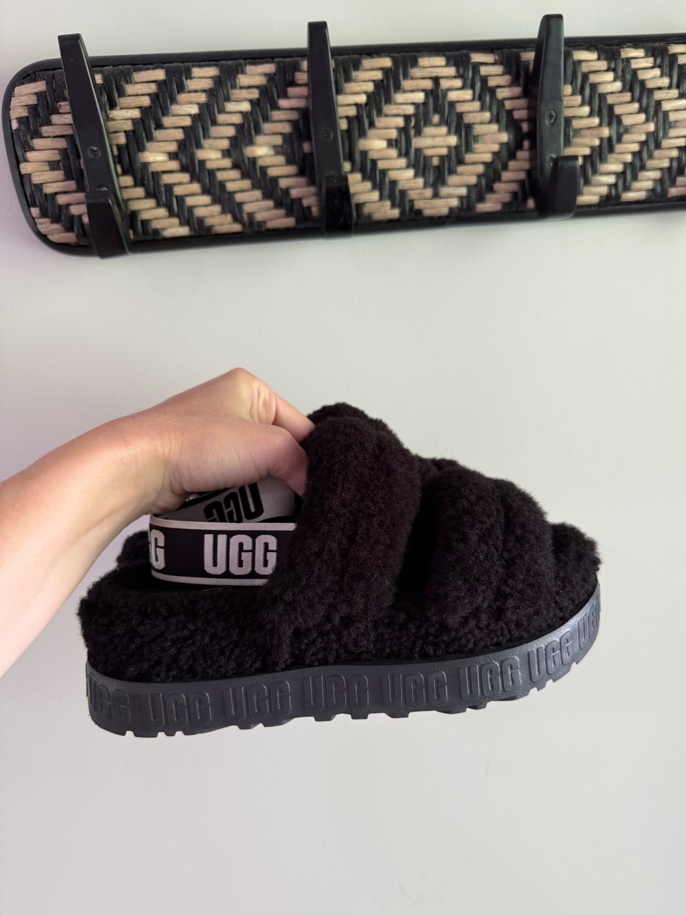 Ugg Oh Fluffita Slippers - Black - Size 7